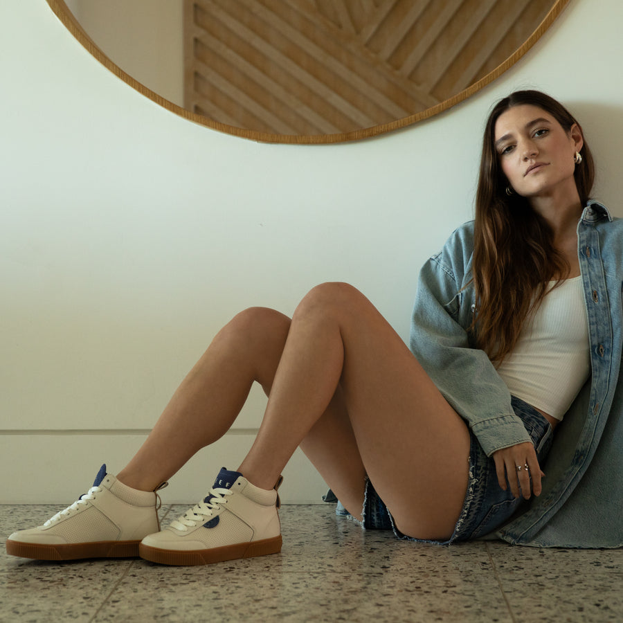 Lay Day Hi - Image 3